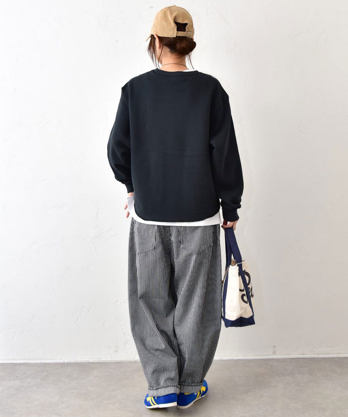 Gives a sense of fullment｜カットオフラウンドプルオーバー [[863110]][C]