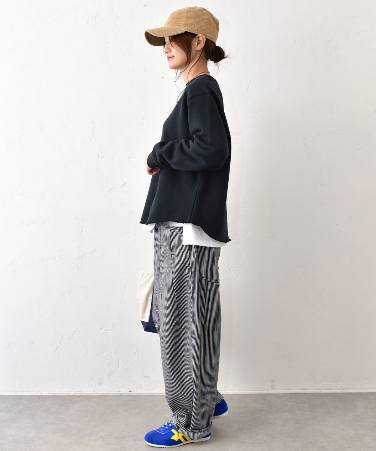 Gives a sense of fullment｜カットオフラウンドプルオーバー [[863110]][C]