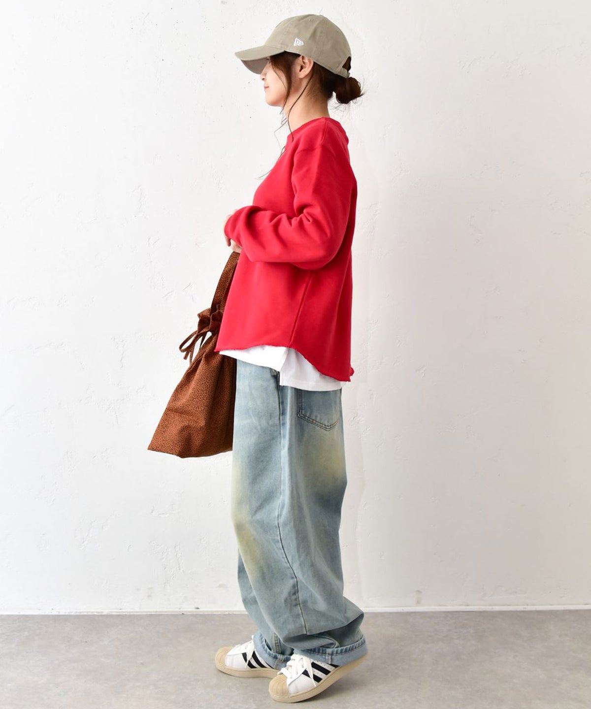 Gives a sense of fullment｜カットオフラウンドプルオーバー [[863110]][C]