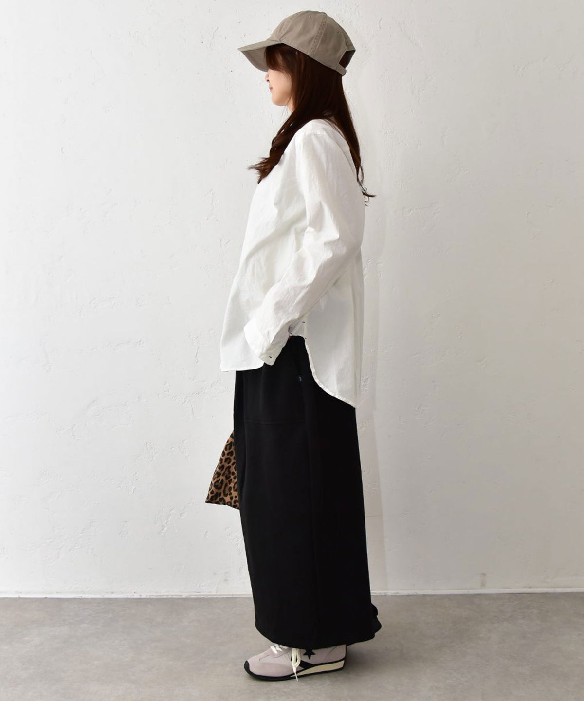 her.｜ストレッチ入ダンガリーシャツ(h.刺繍入り) [[CE3SH251001B]][C]