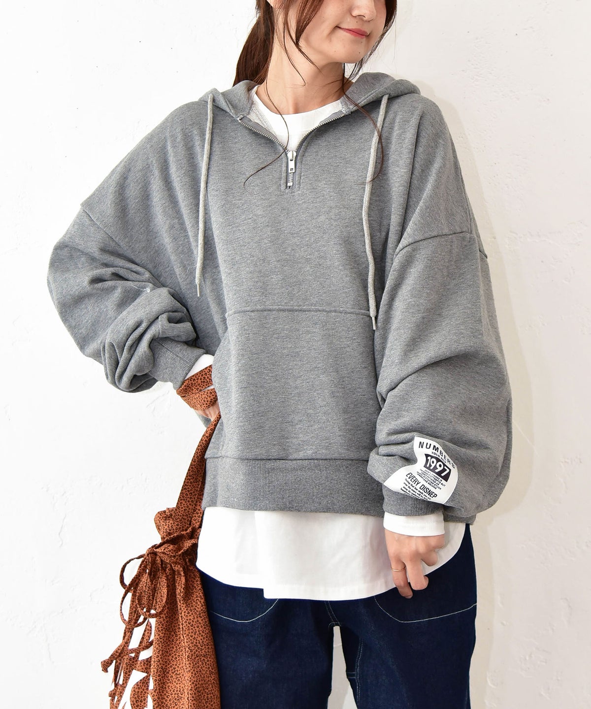 IN THE MARKET｜袖ワッペン付ハーフジップパーカー [[C-2615]][C]